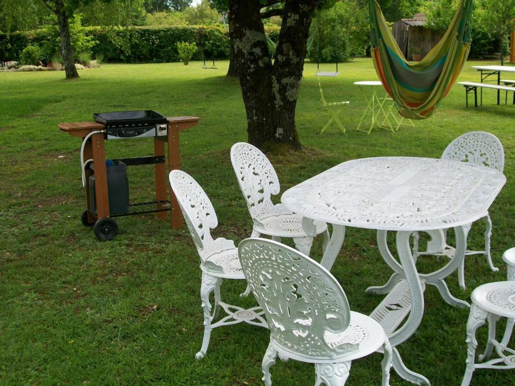Hotel Au Charme Du Levat Saint Paul de Loubressac 외부 사진